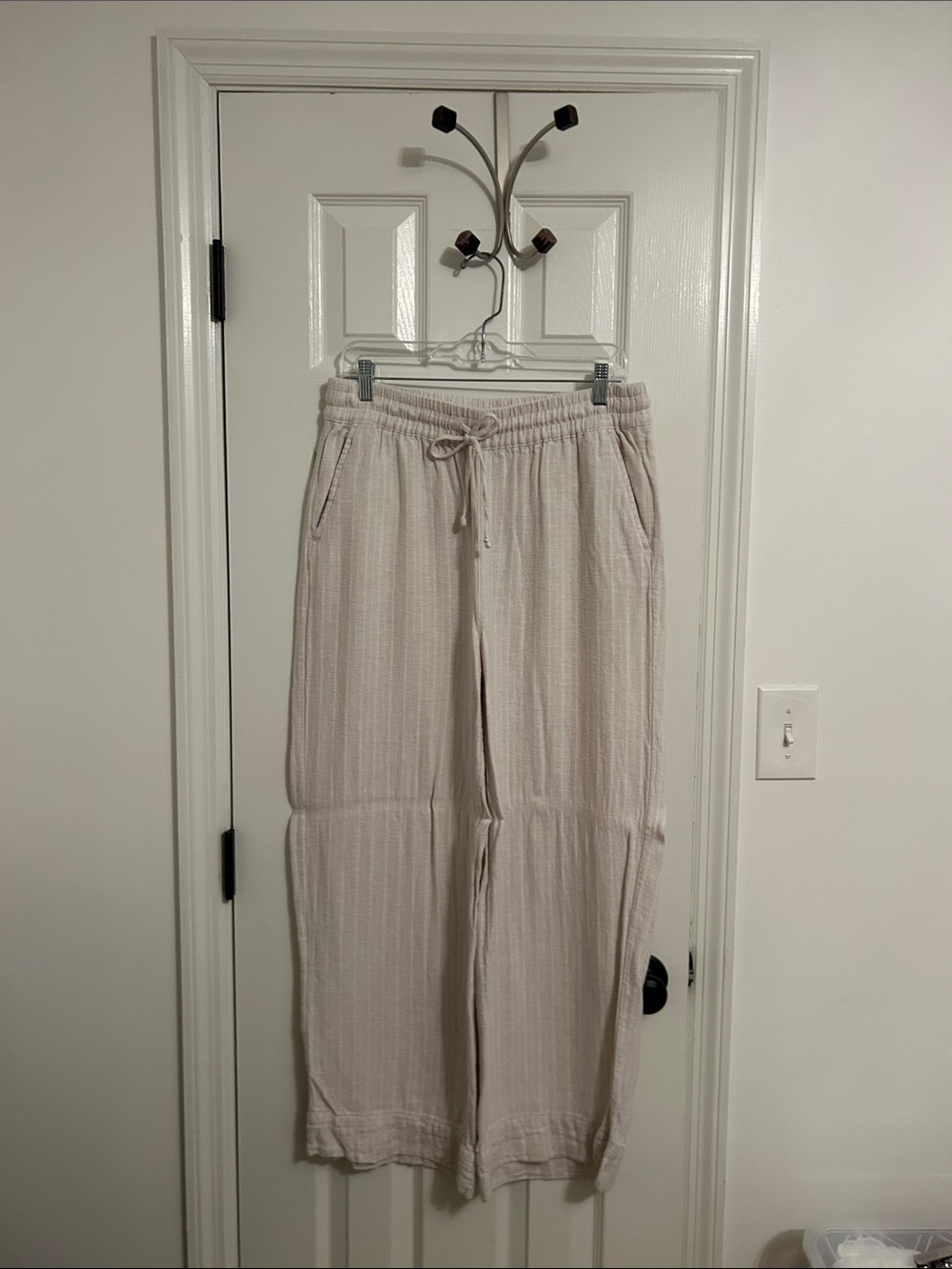 Time and Tru Cream relaxed linen/cotton Drawstring Pants